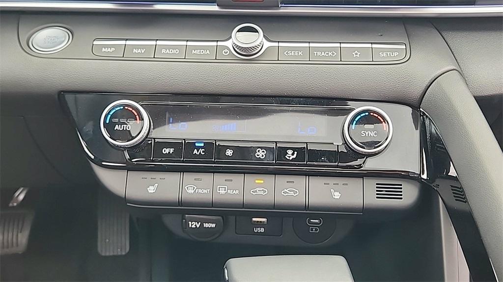 new 2025 Hyundai Elantra car, priced at $24,643