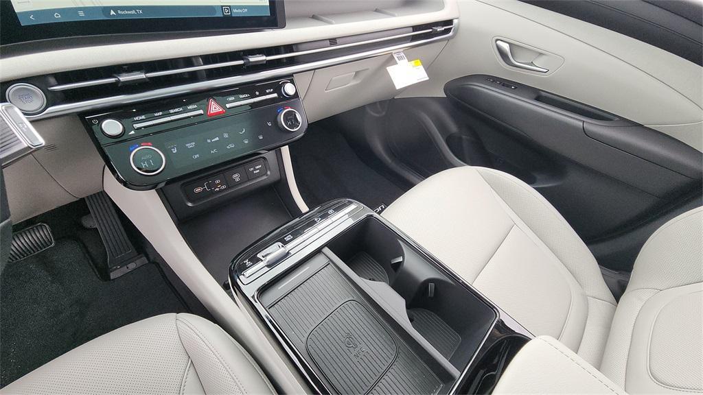 new 2025 Hyundai TUCSON Hybrid car, priced at $36,327