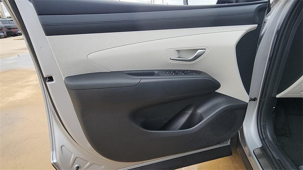 new 2025 Hyundai TUCSON Hybrid car, priced at $36,327