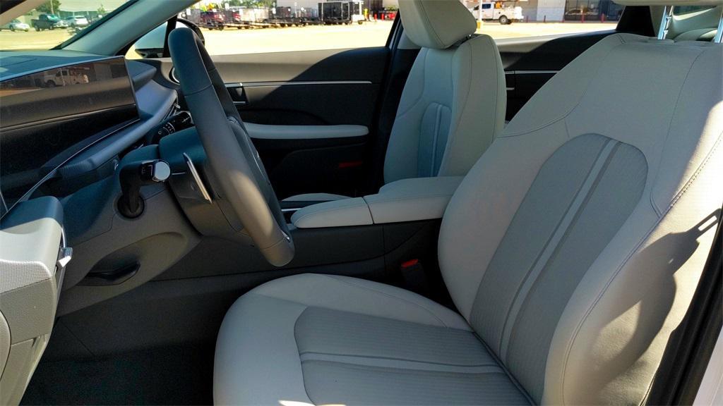 new 2024 Hyundai Sonata car, priced at $32,700