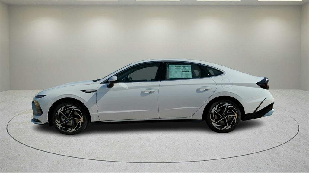 new 2024 Hyundai Sonata car, priced at $32,700