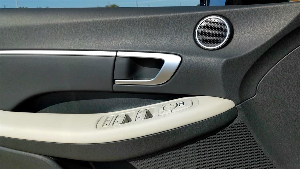 new 2024 Hyundai Sonata car, priced at $32,700