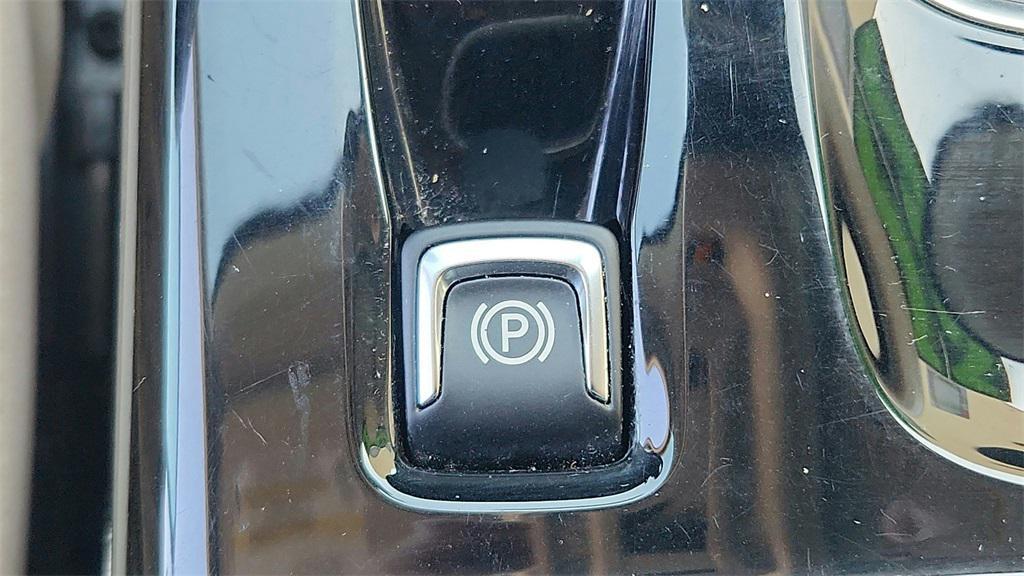 used 2022 Buick Envision car, priced at $24,860