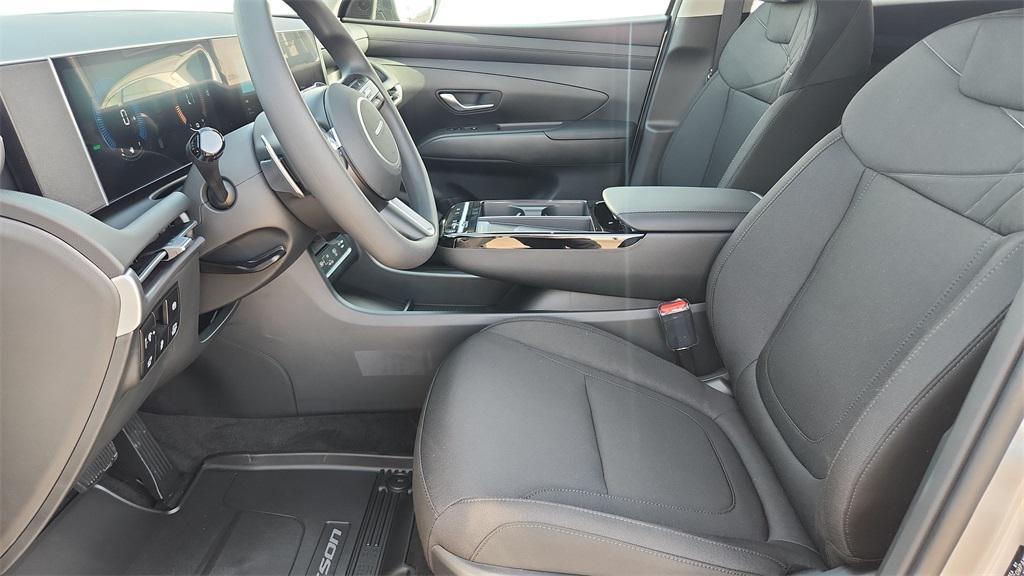 new 2025 Hyundai TUCSON Hybrid car, priced at $32,904