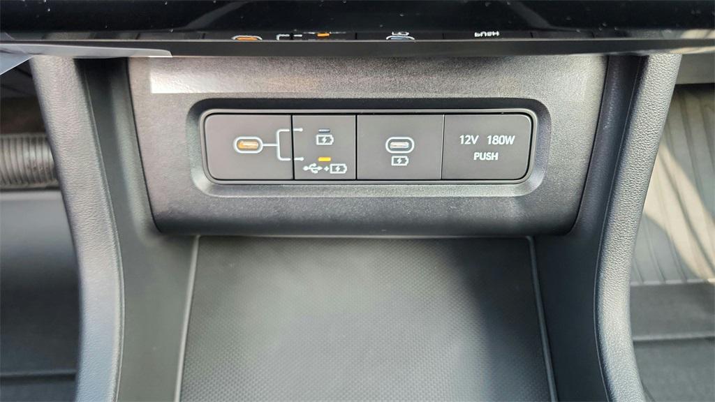 new 2025 Hyundai TUCSON Hybrid car, priced at $32,904