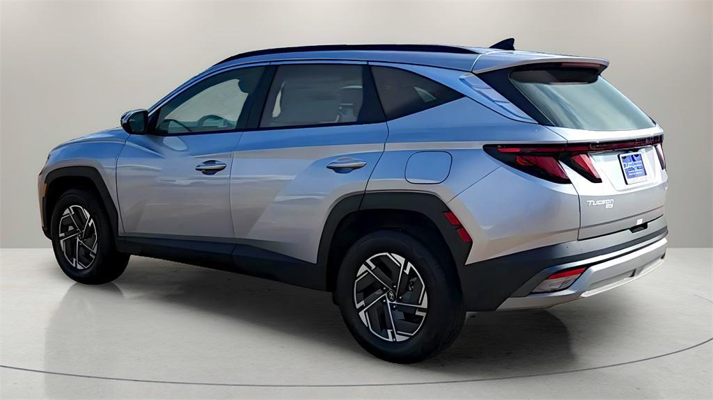 new 2025 Hyundai TUCSON Hybrid car, priced at $32,904