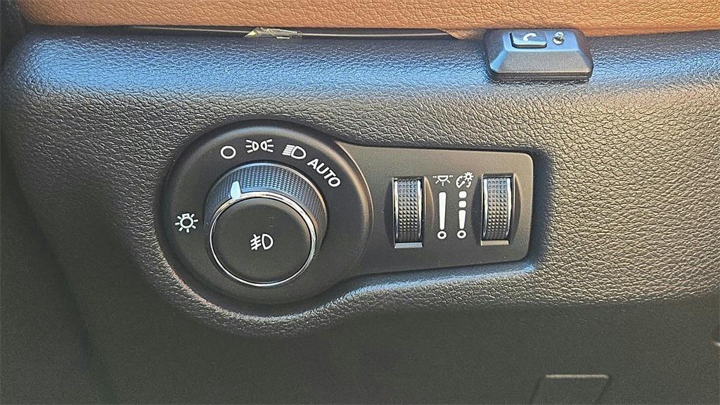 used 2020 Chrysler Pacifica car, priced at $21,170