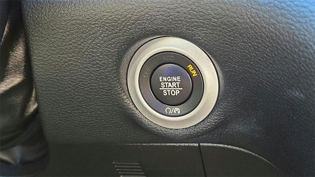 used 2020 Chrysler Pacifica car, priced at $21,170