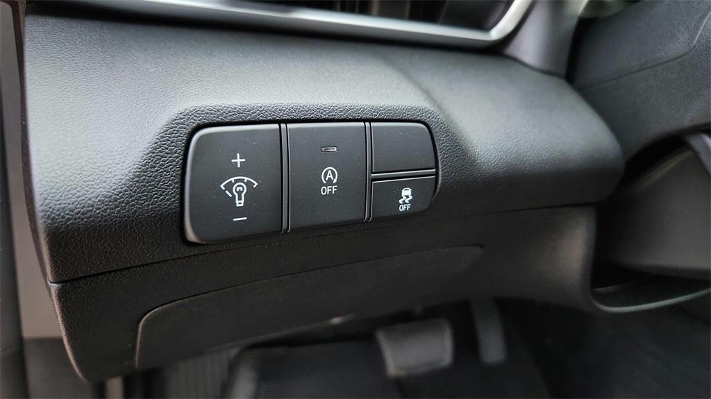 new 2025 Hyundai Elantra car, priced at $21,208