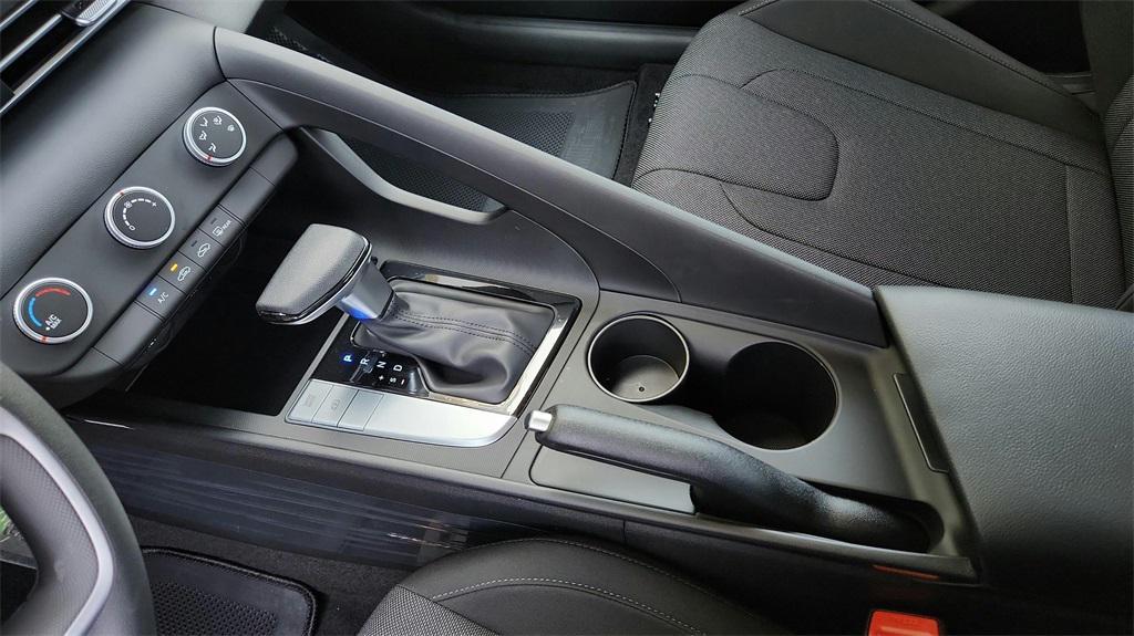 new 2025 Hyundai Elantra car, priced at $21,208