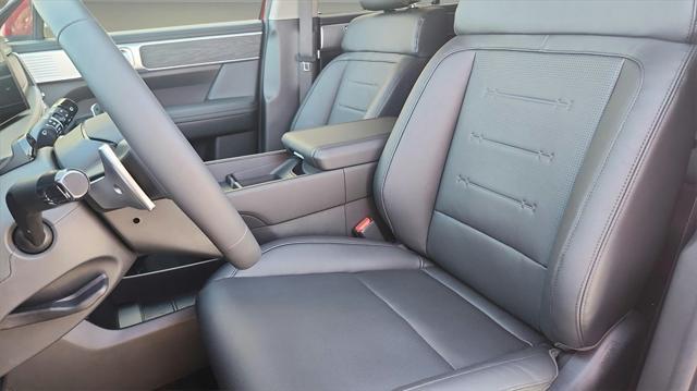 new 2025 Hyundai Santa Fe car, priced at $47,385