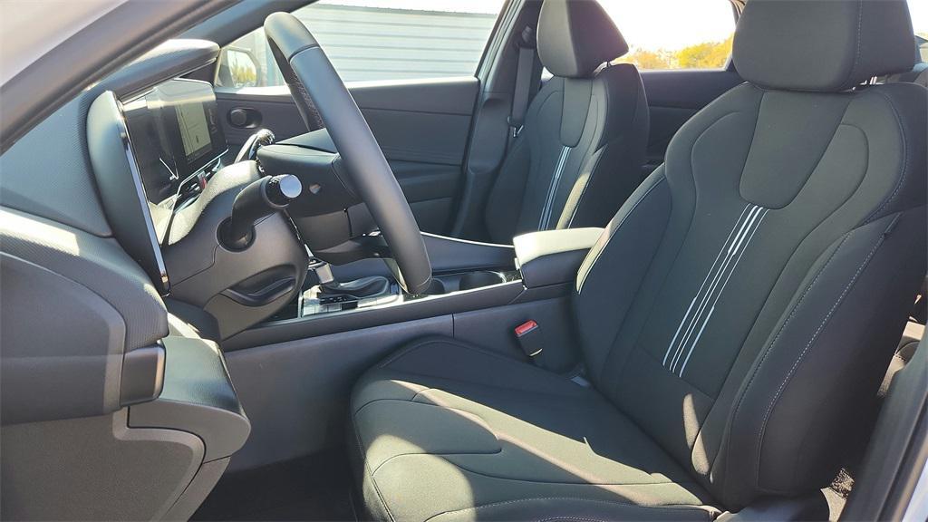 new 2025 Hyundai Elantra car, priced at $26,220