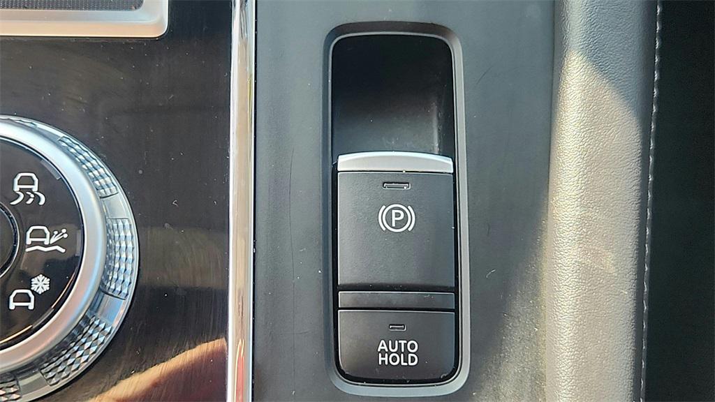 used 2024 Mitsubishi Outlander car, priced at $24,948