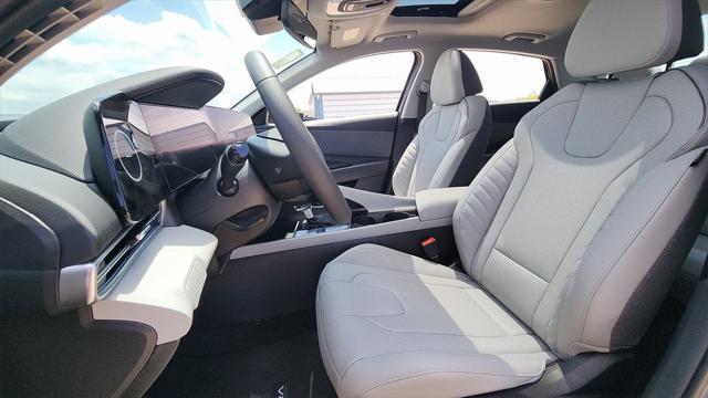 new 2025 Hyundai Elantra car, priced at $27,402