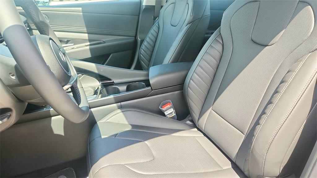 new 2025 Hyundai Elantra car, priced at $26,102