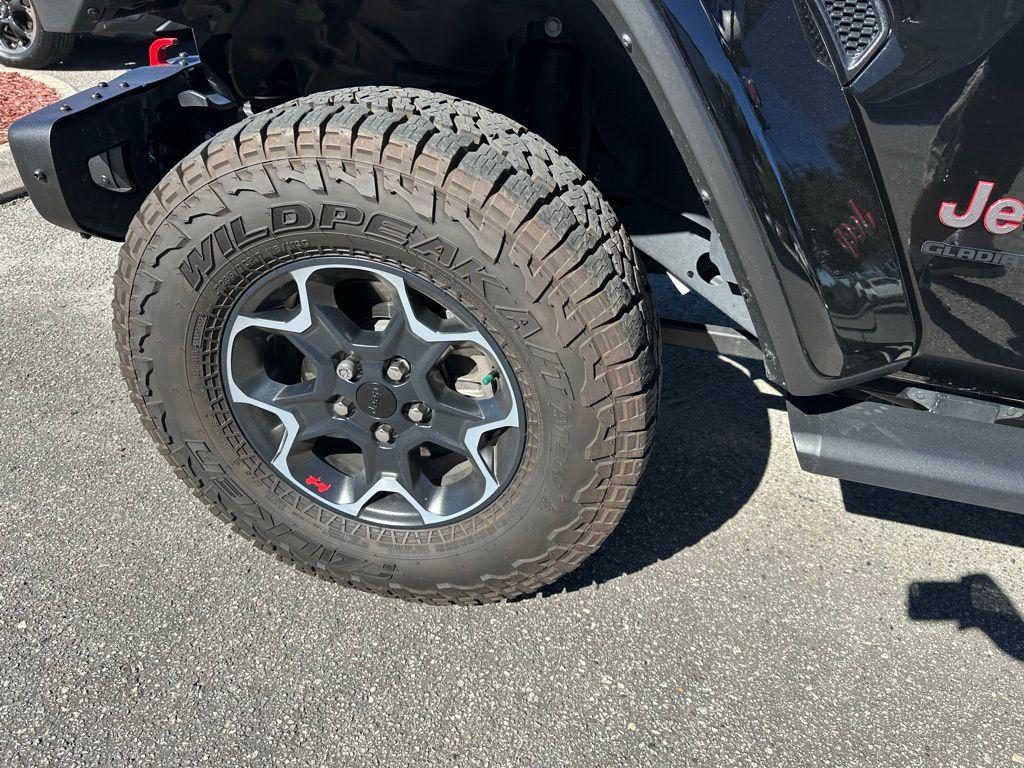 used 2023 Jeep Gladiator car, priced at $41,293