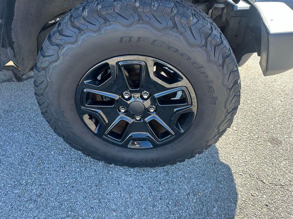 used 2015 Jeep Wrangler car, priced at $17,171