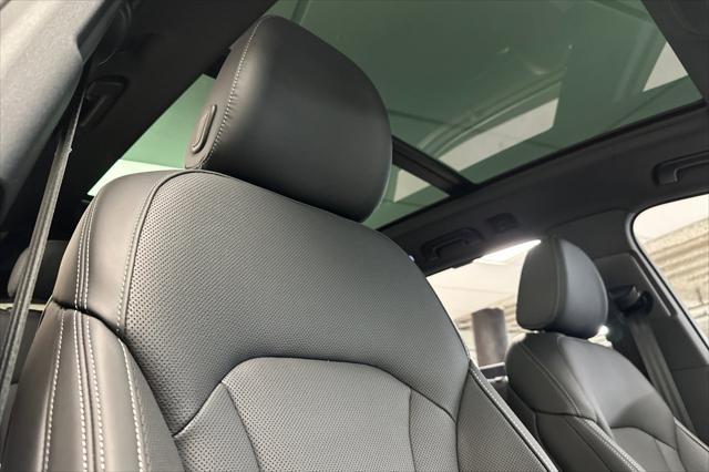 new 2025 Audi Q7 car, priced at $76,660