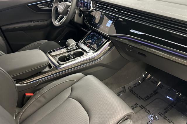 new 2025 Audi Q7 car, priced at $76,660