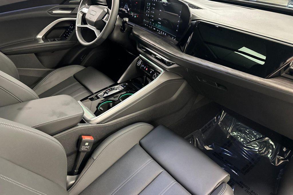 new 2025 Audi Q5 car, priced at $61,390
