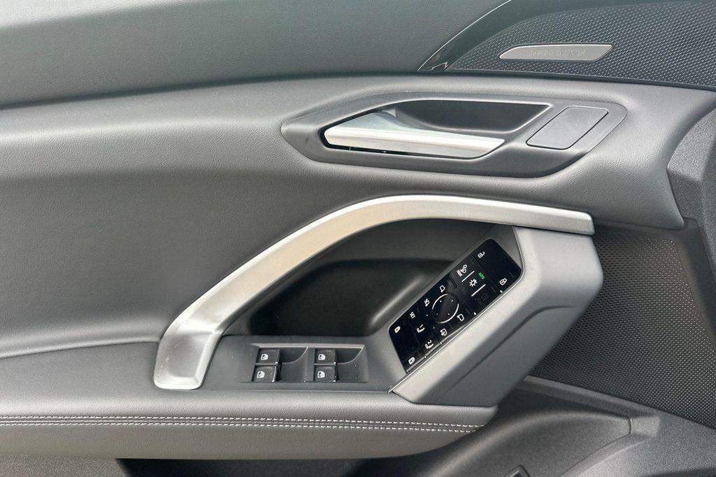 new 2025 Audi Q5 car, priced at $58,695