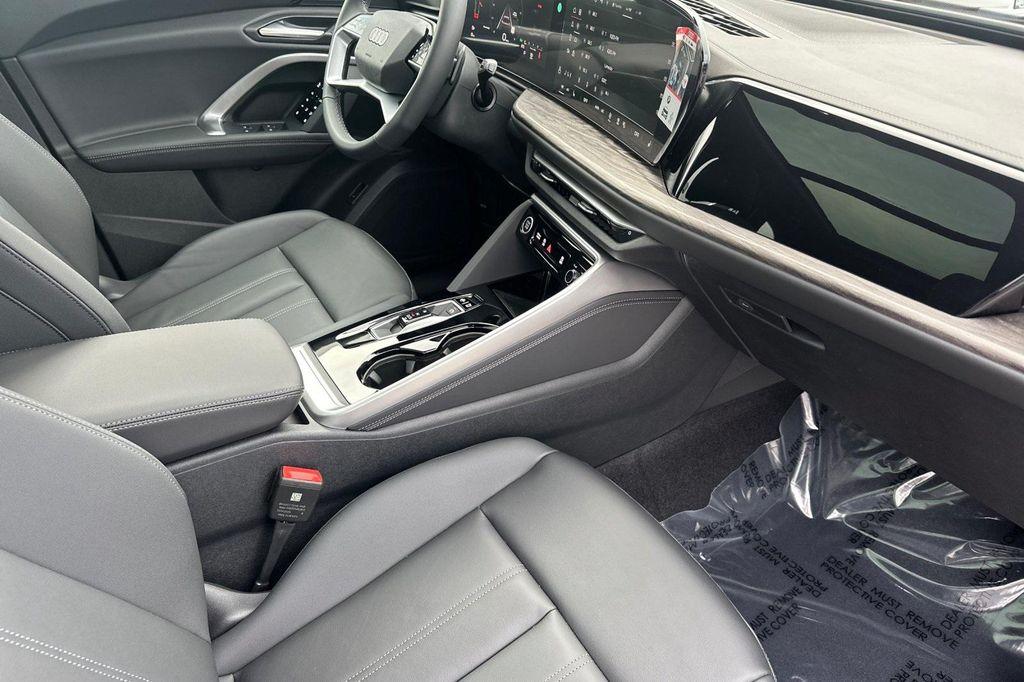 new 2025 Audi Q5 car, priced at $58,695