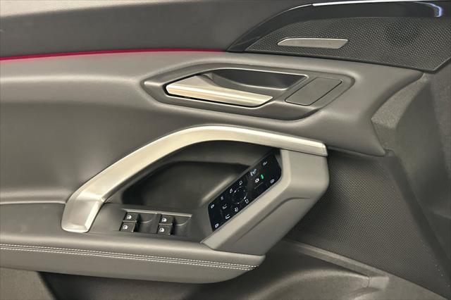 new 2025 Audi Q5 car, priced at $62,095