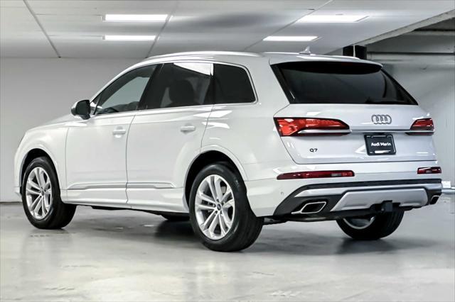 new 2025 Audi Q7 car, priced at $75,890