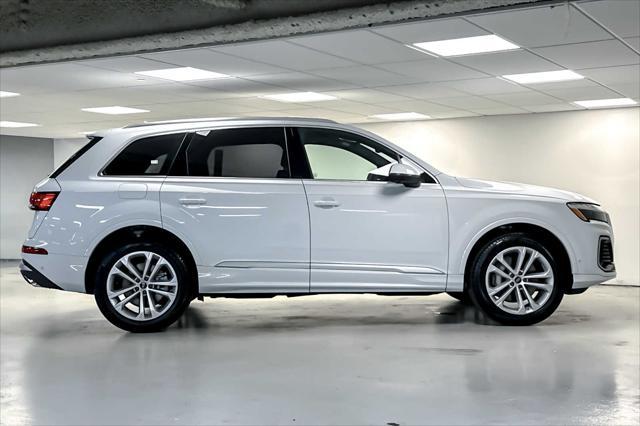 new 2025 Audi Q7 car, priced at $75,890