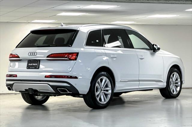 new 2025 Audi Q7 car, priced at $75,890