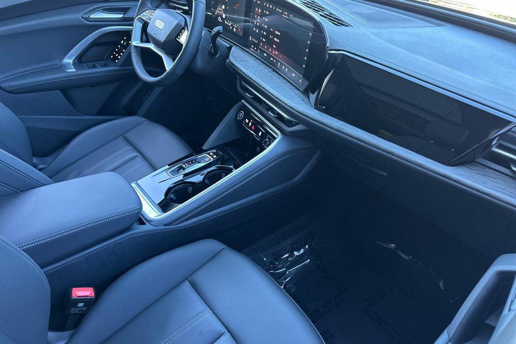 new 2025 Audi Q5 car, priced at $59,640