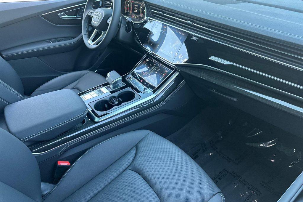 new 2025 Audi Q7 car, priced at $72,005