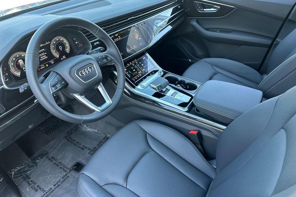 new 2025 Audi Q7 car, priced at $72,005