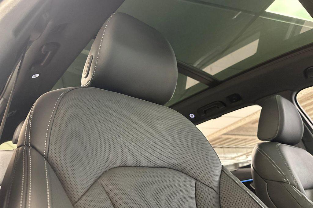 new 2025 Audi Q7 car, priced at $76,660