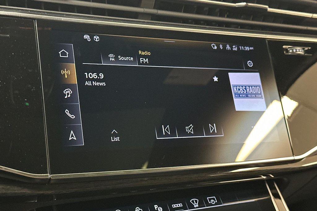 new 2025 Audi Q7 car, priced at $76,660