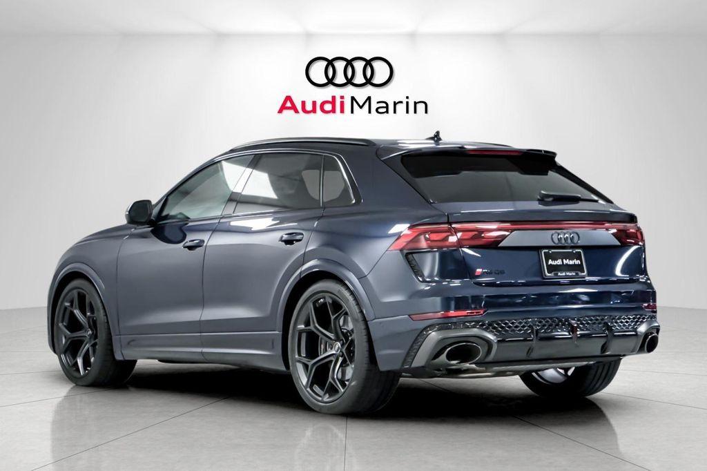 new 2025 Audi RS Q8 car, priced at $159,690