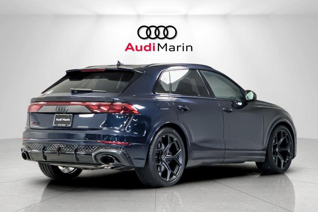 new 2025 Audi RS Q8 car, priced at $159,690