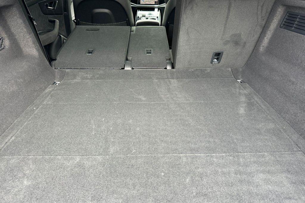 new 2025 Audi RS Q8 car, priced at $159,690