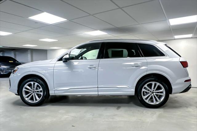 new 2025 Audi Q7 car, priced at $65,650