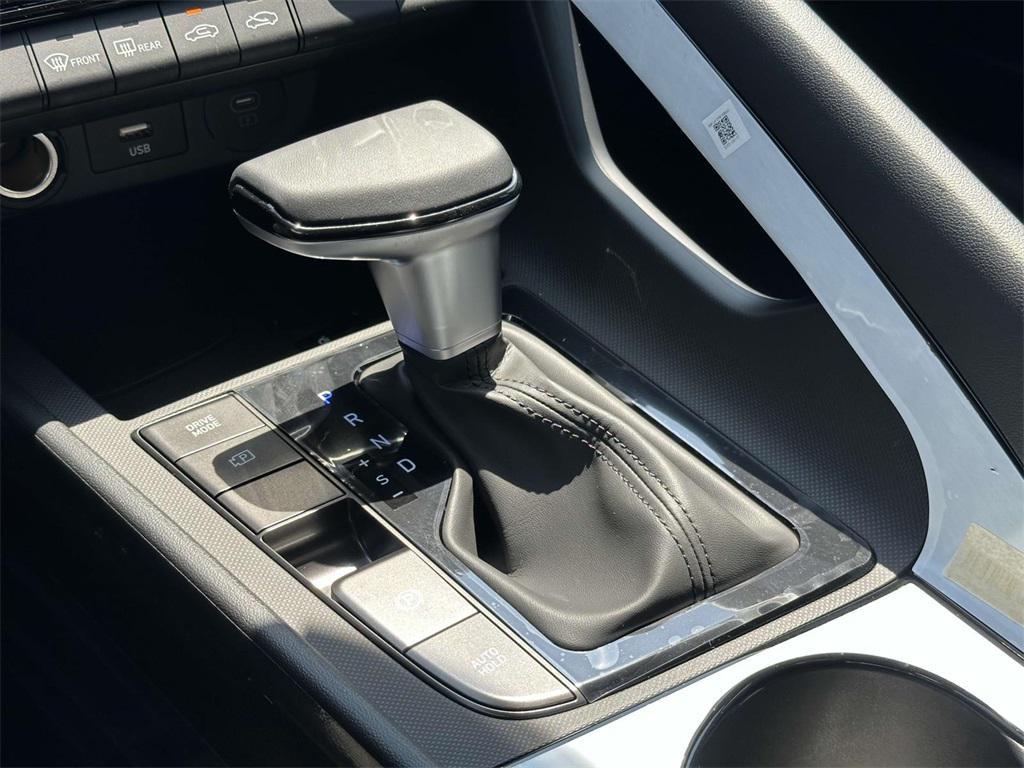 new 2025 Hyundai Elantra car, priced at $26,385