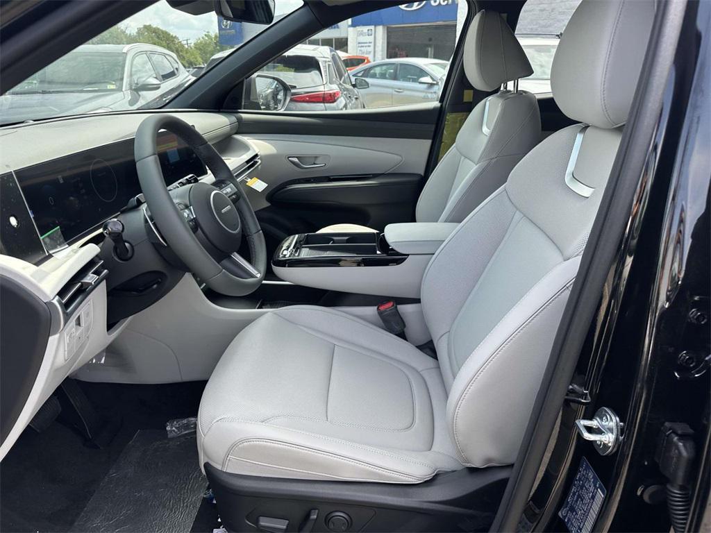new 2025 Hyundai TUCSON Hybrid car, priced at $42,095