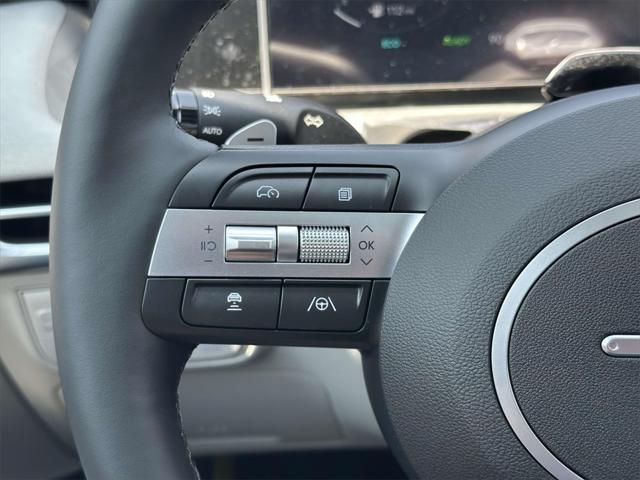 new 2025 Hyundai TUCSON Hybrid car, priced at $42,065