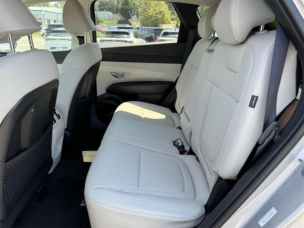 new 2025 Hyundai TUCSON Hybrid car, priced at $37,905