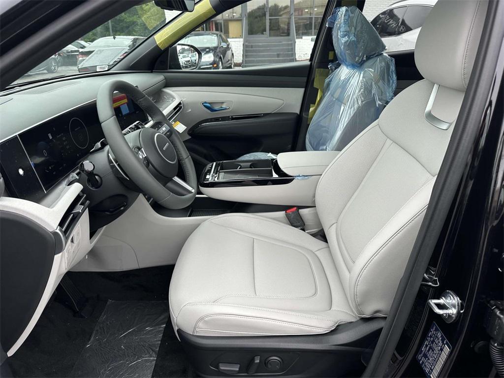 new 2025 Hyundai TUCSON Hybrid car, priced at $42,075