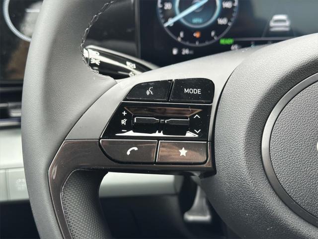 new 2025 Hyundai Elantra car, priced at $30,565