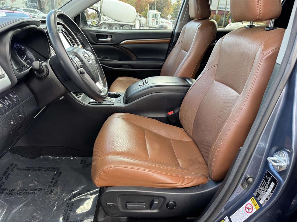 used 2017 Toyota Highlander car, priced at $17,997
