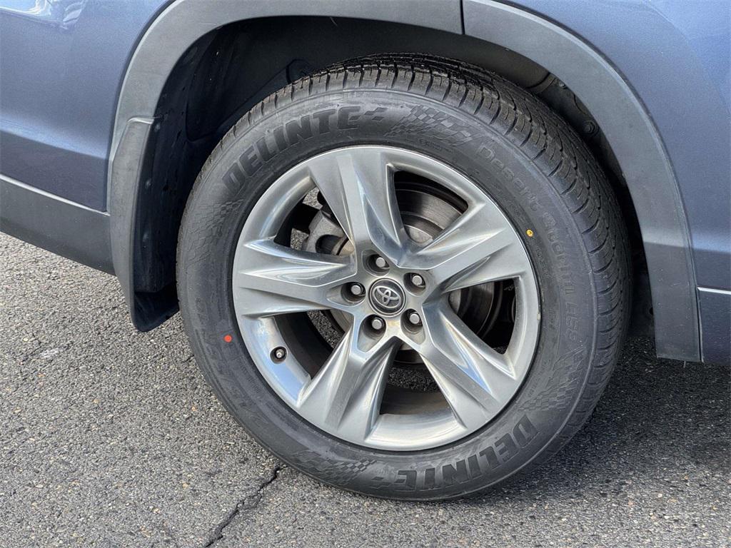 used 2017 Toyota Highlander car, priced at $17,997