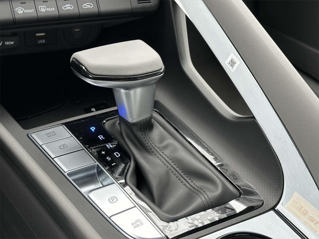 new 2025 Hyundai Elantra car, priced at $27,685