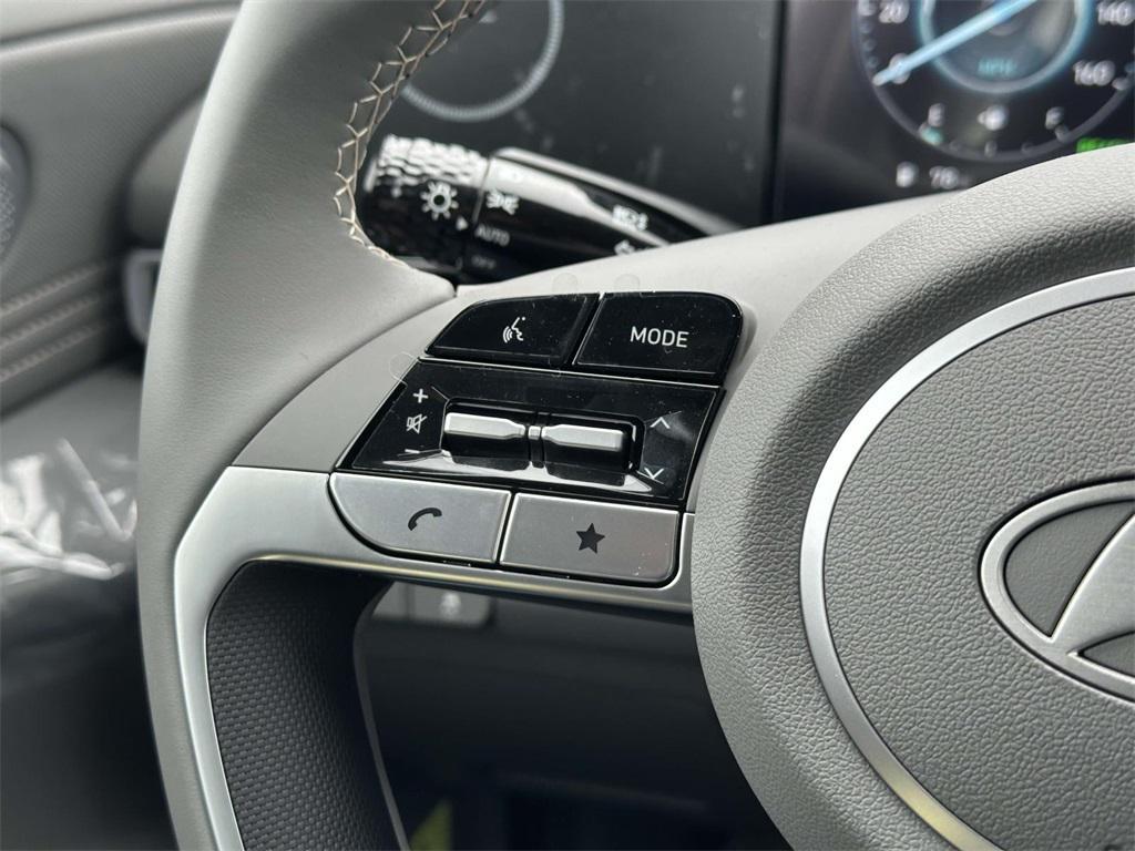 new 2025 Hyundai Elantra car, priced at $26,685