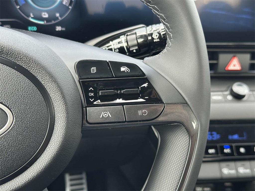 new 2025 Hyundai Elantra car, priced at $27,190